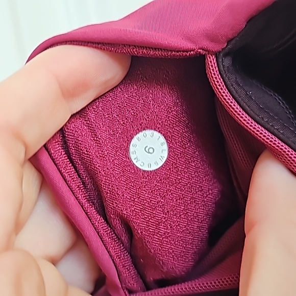 Lululemon Wake and Train Yoga Pant Legging in Women's Size 6 EUC - Picture 6 of 6